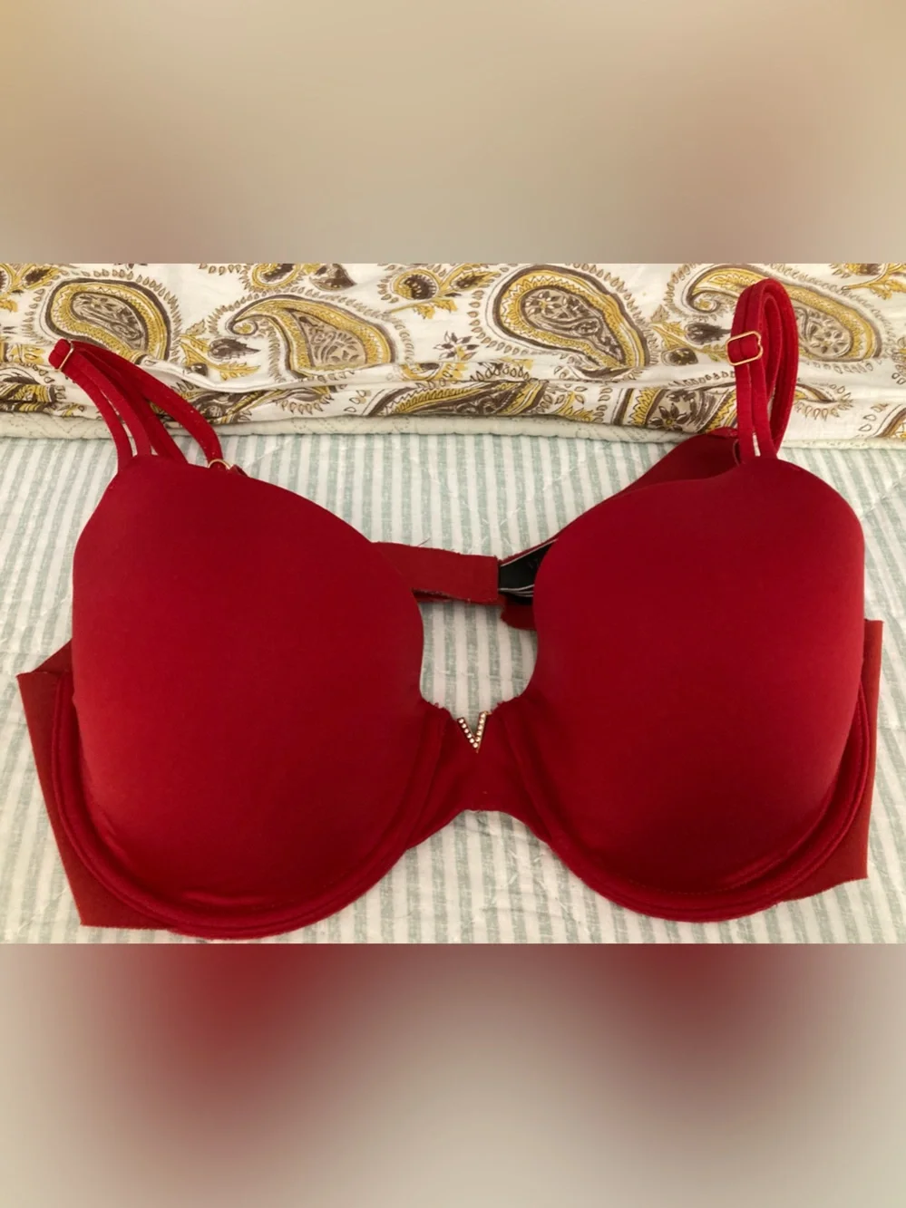 Victoria Secret Lined Perfect Coverage 32D Rhinestone V    Floral All Over Print